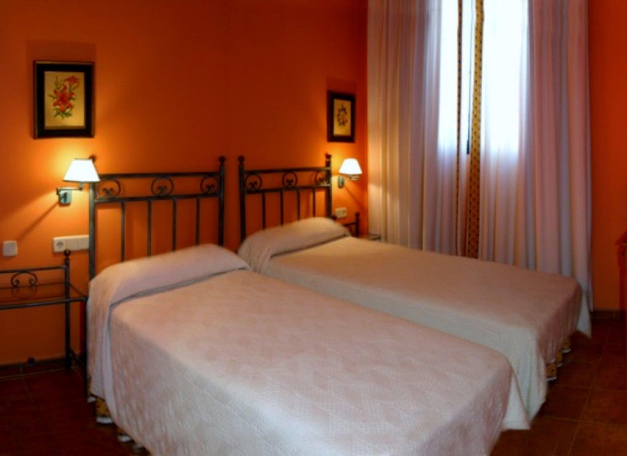 Hotel Y Apartamentos La Casa Rural Chinchon Exterior photo
